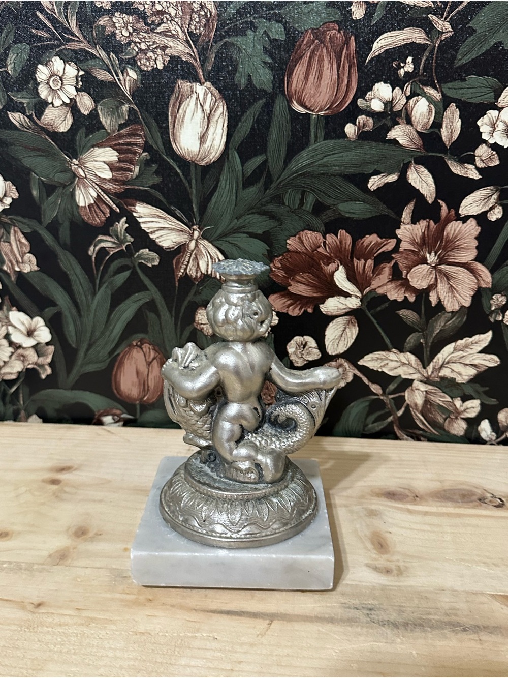 Vintage 1950s metal cupid fish, dolphin statue marble - Picture 3 of 6
